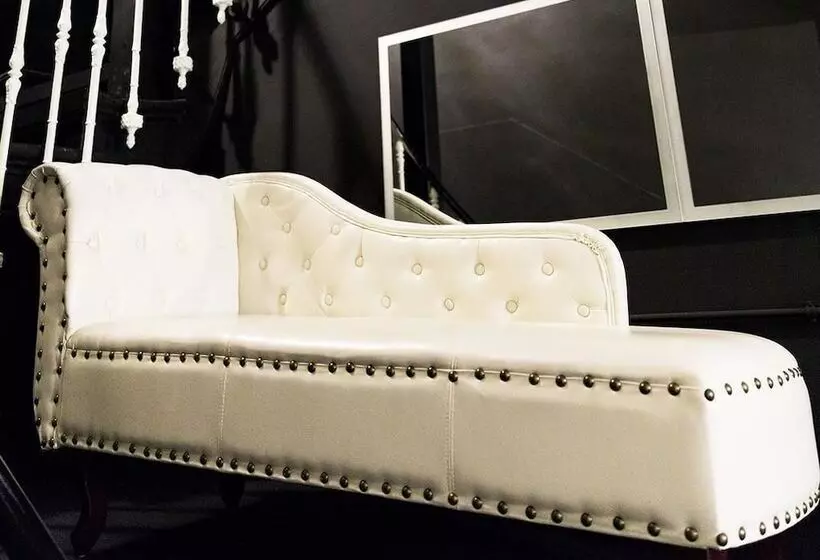 Bed and Breakfast Estrella Suites Hostel