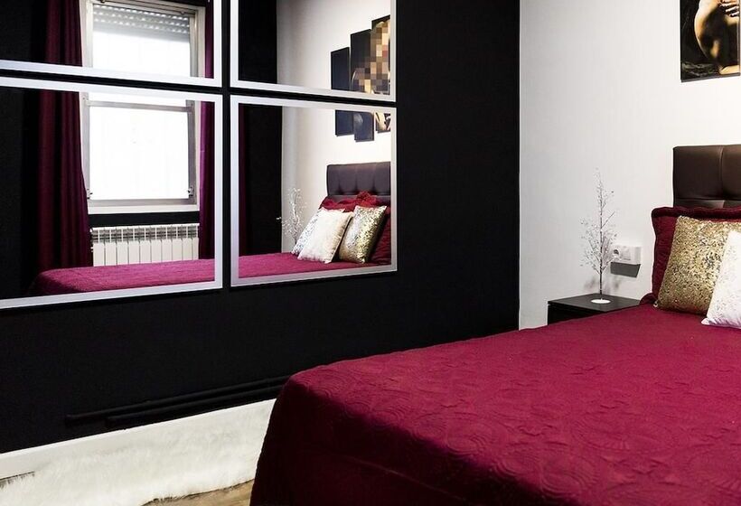 Bed and Breakfast Estrella Suites Hostel