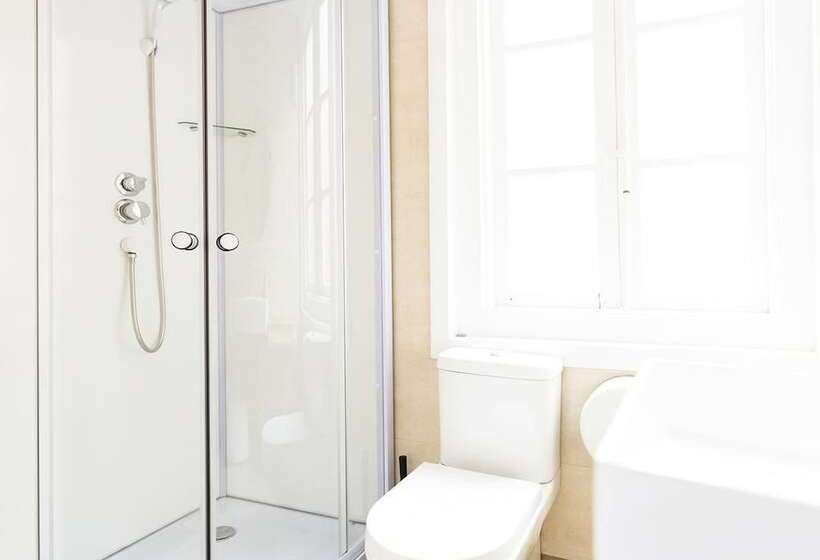 Bed and Breakfast Estrella Suites Hostel