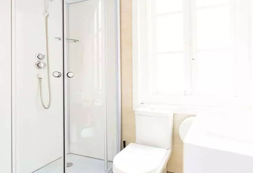 Bed and Breakfast Estrella Suites Hostel