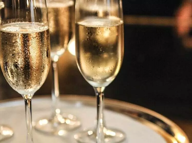 Bed and Breakfast Estrella Suites Hostel