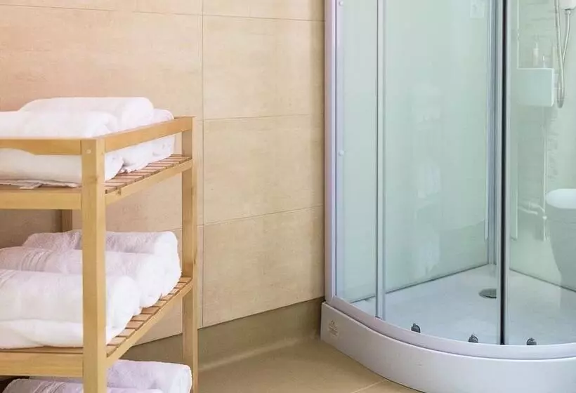 Bed and Breakfast Estrella Suites Hostel