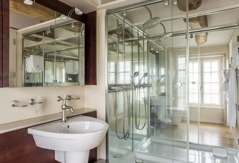 호텔 Hôtel Restaurant Le Château De Besseuil, Mâcon Nord   Teritoria