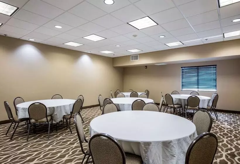 Отель Comfort Inn Bonner Springs Kansas City