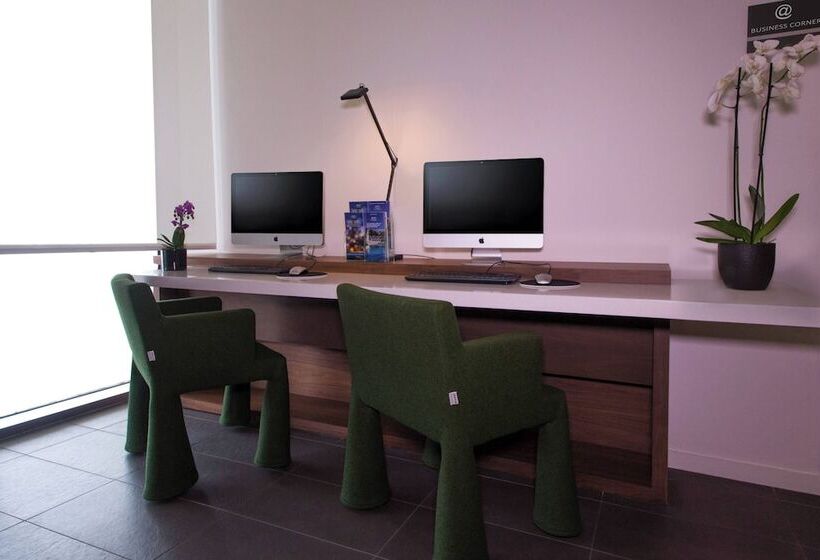 هتل Courtyard By Marriott Montpellier