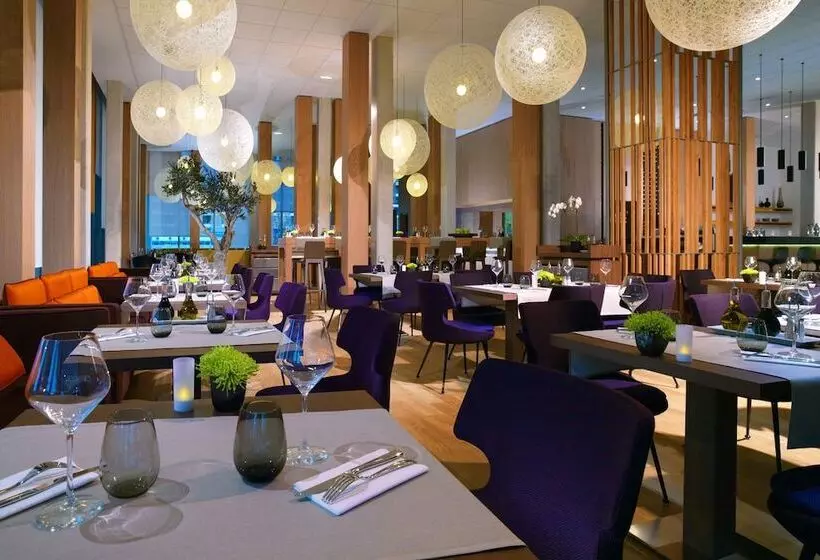 Отель Courtyard By Marriott Montpellier