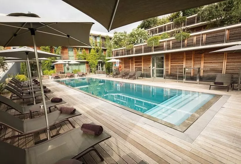 Отель Courtyard By Marriott Montpellier