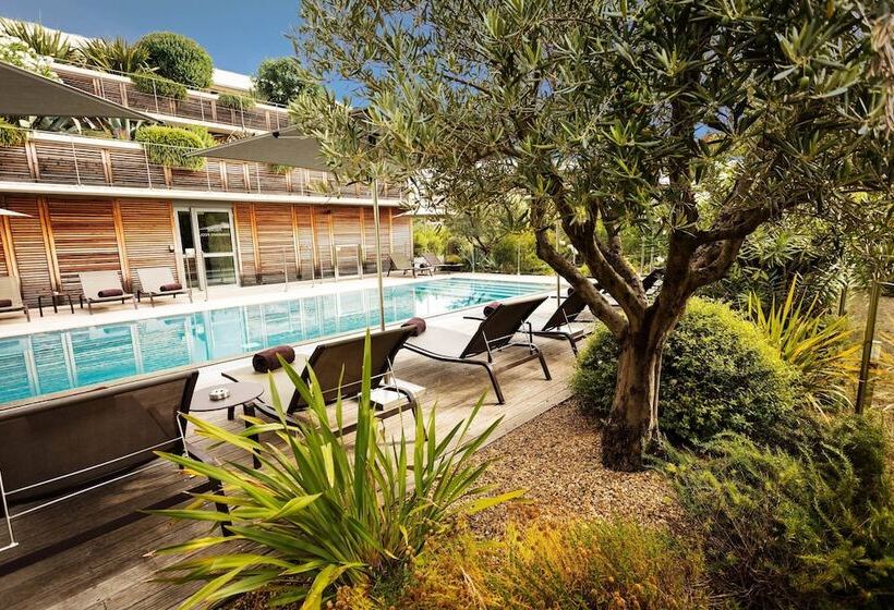 هتل Courtyard By Marriott Montpellier