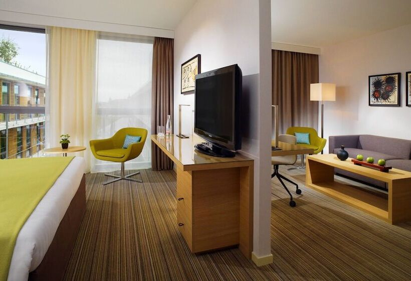 هتل Courtyard By Marriott Montpellier
