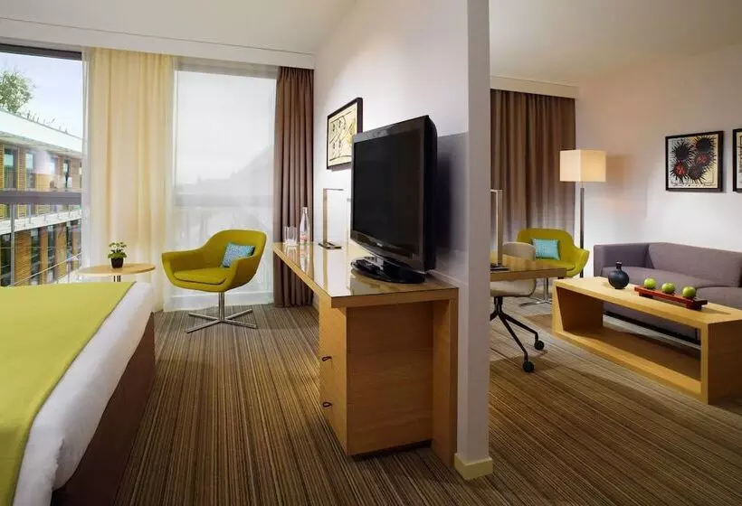 Отель Courtyard By Marriott Montpellier