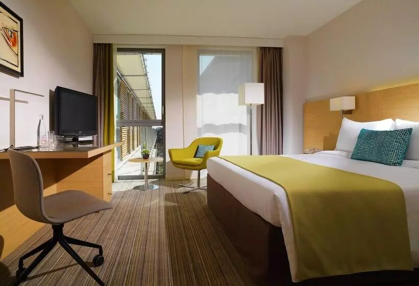 Отель Courtyard By Marriott Montpellier