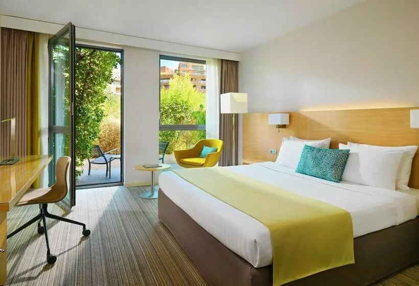 Отель Courtyard By Marriott Montpellier