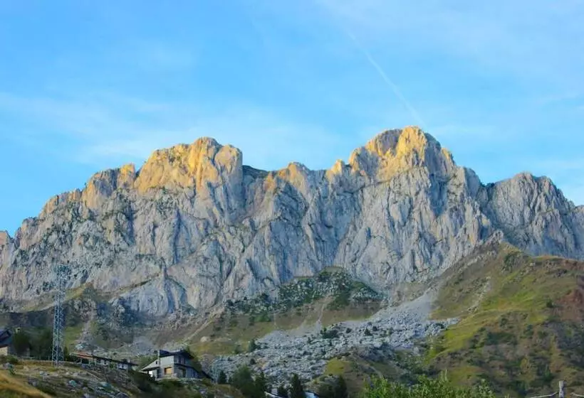 فندق Sno Villa De Sallent 3