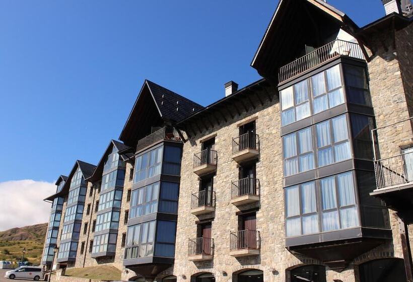 فندق Sno Villa De Sallent 3