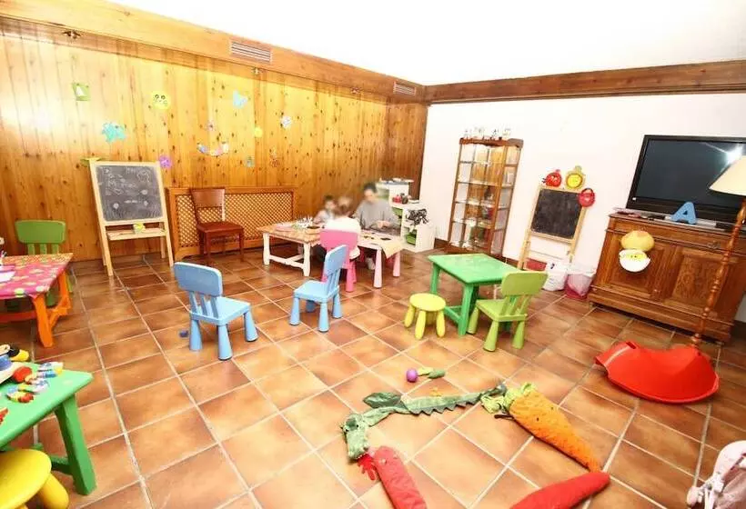 فندق Sno Villa De Sallent 3