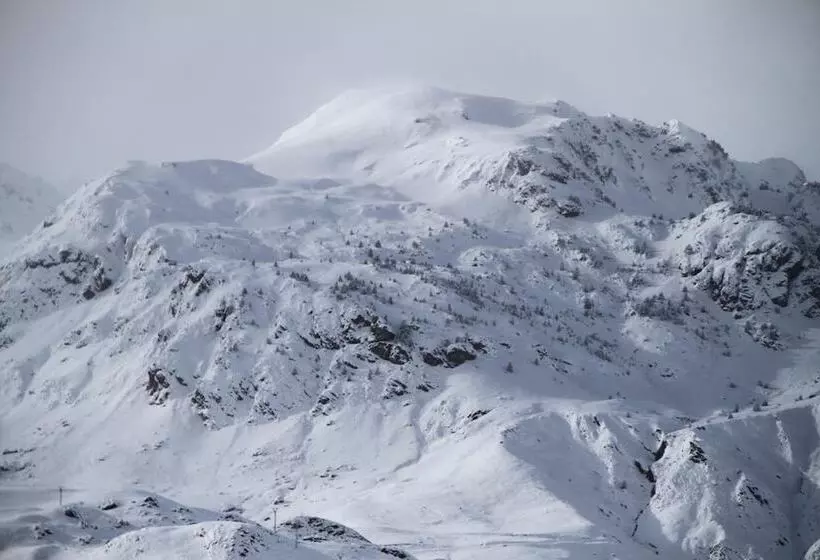 فندق Sno Villa De Sallent 3