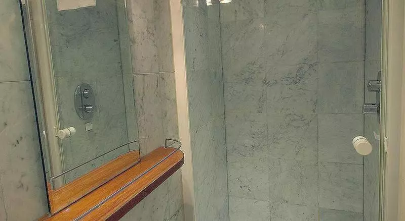 Hyde Park Economy Apartments