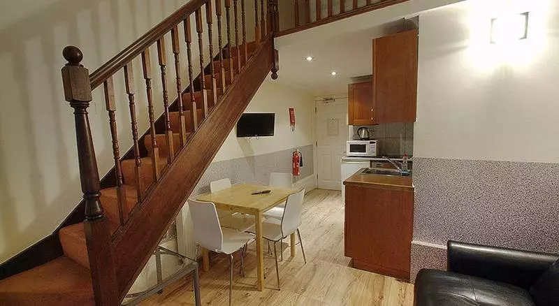 Hyde Park Economy Apartments