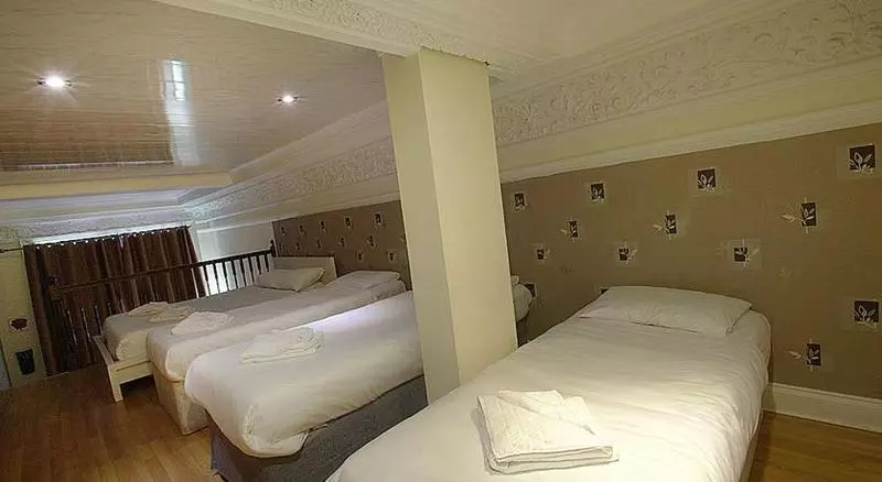 Hyde Park Economy Apartments