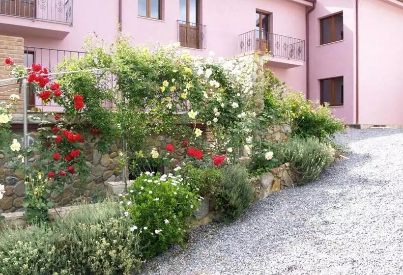 Residenza Locci Rooms & Apartments