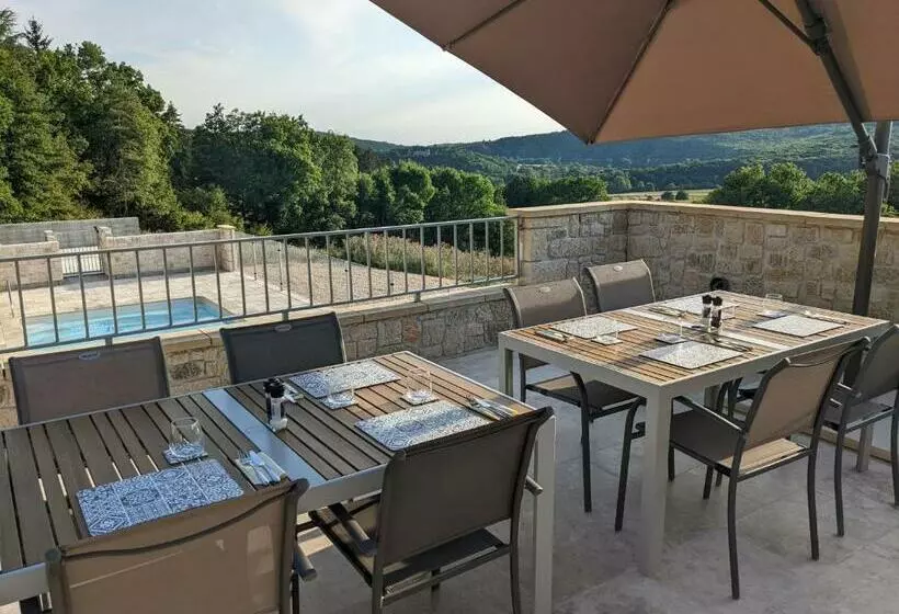 ベッドアンドブレックファースト Domaine De Fleurie