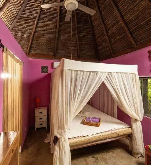 هتل Monkey Lodge Panama