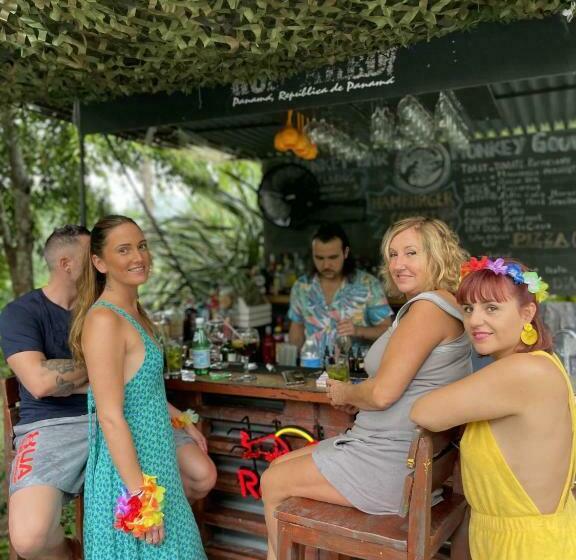 Отель Monkey Lodge Panama