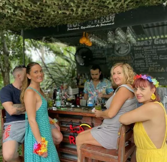 هتل Monkey Lodge Panama