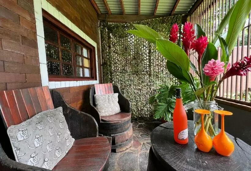 هتل Monkey Lodge Panama