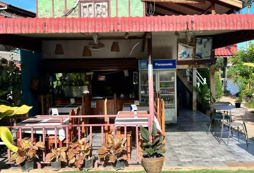 Majatalo Somphamit Guesthouse