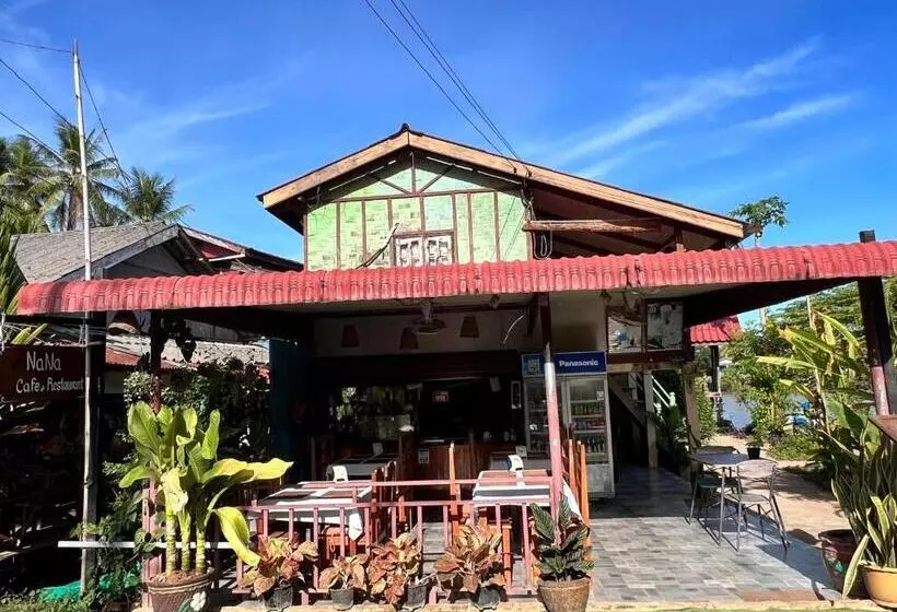 Majatalo Somphamit Guesthouse