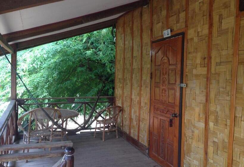 Pensjonat Somphamit Guesthouse