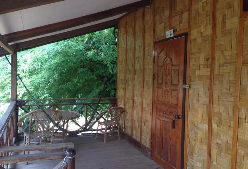 Majatalo Somphamit Guesthouse