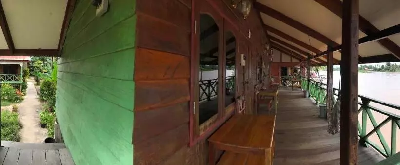 Majatalo Somphamit Guesthouse