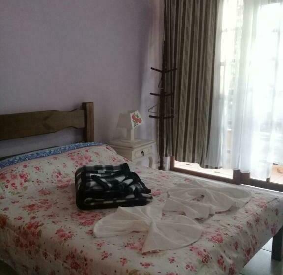 بنسيون Sítio Canoas