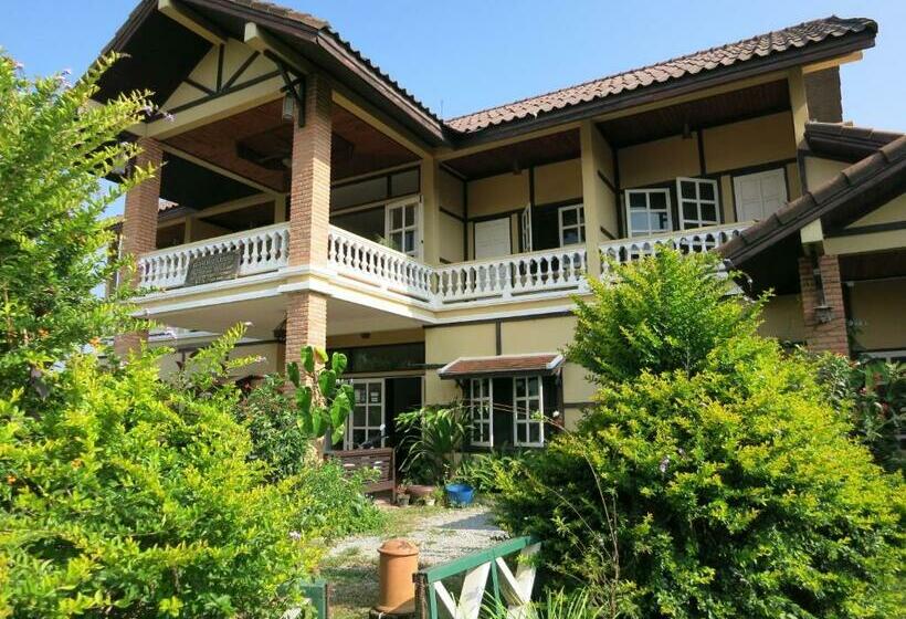 ペンション The Hillside Residence