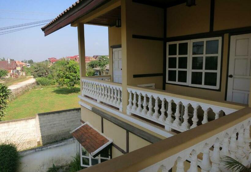 ペンション The Hillside Residence