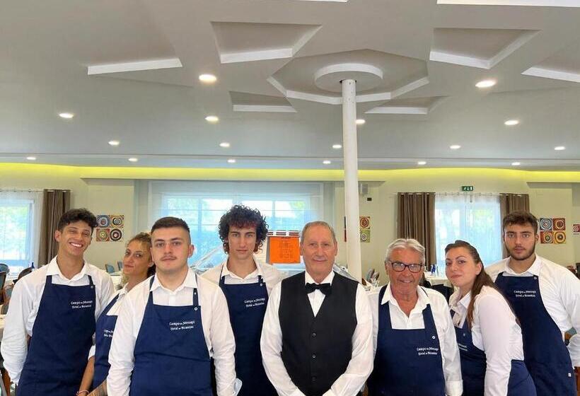 בית מלון כפרי Dei Bizantini & Villaggio Campo Dei Messapi