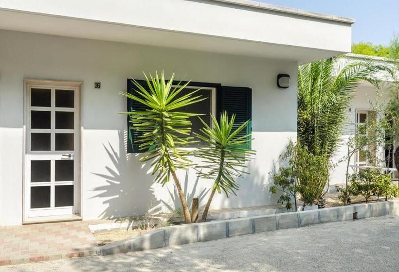 בית מלון כפרי Dei Bizantini & Villaggio Campo Dei Messapi