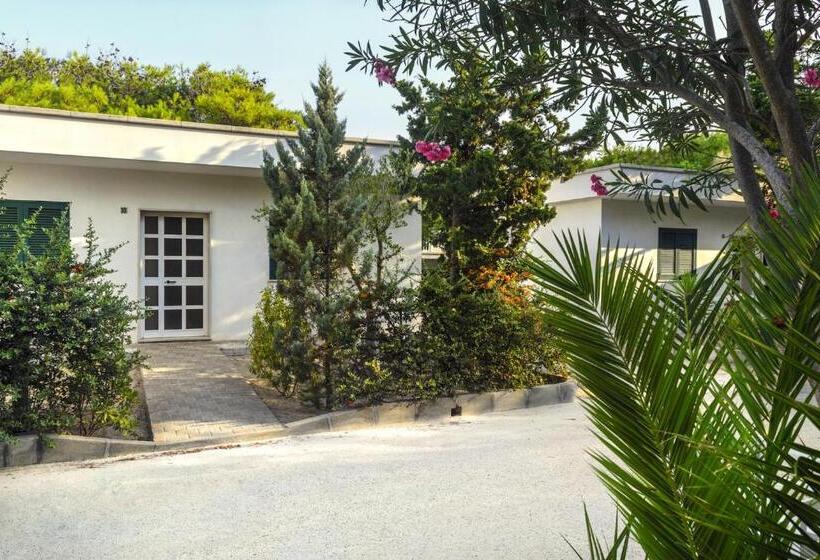 בית מלון כפרי Dei Bizantini & Villaggio Campo Dei Messapi