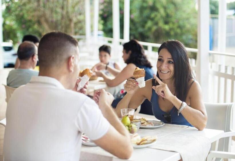 בית מלון כפרי Dei Bizantini & Villaggio Campo Dei Messapi