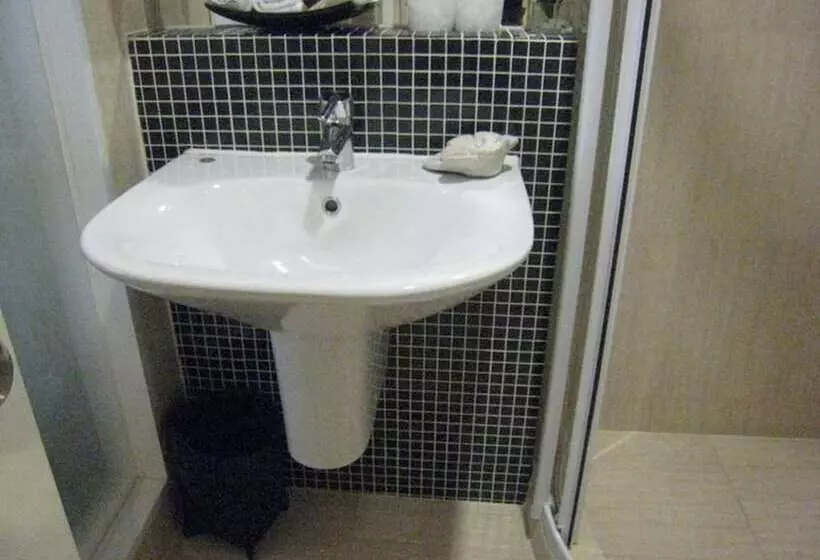 هتل Aphrodite Inn Bangkok