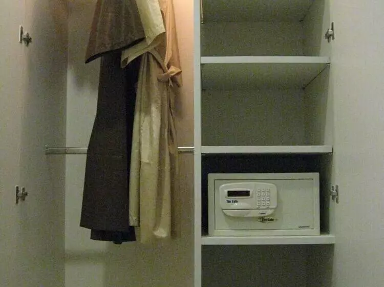 هتل Aphrodite Inn Bangkok