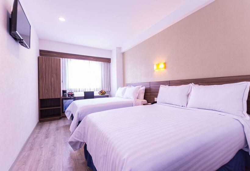 هتل Crown Victoria