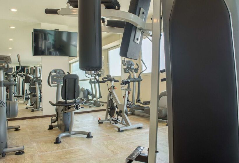 هتل Crown Victoria