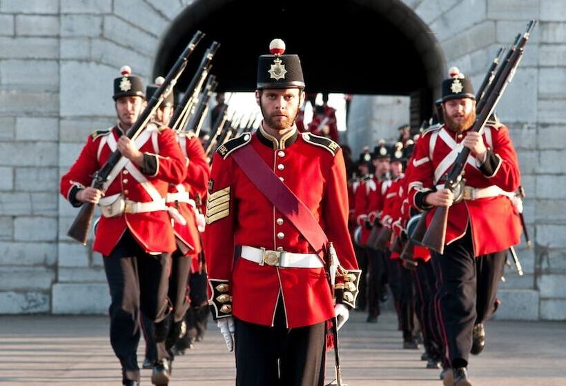 فندق Holiday Inn Express Kingston Central, An Ihg