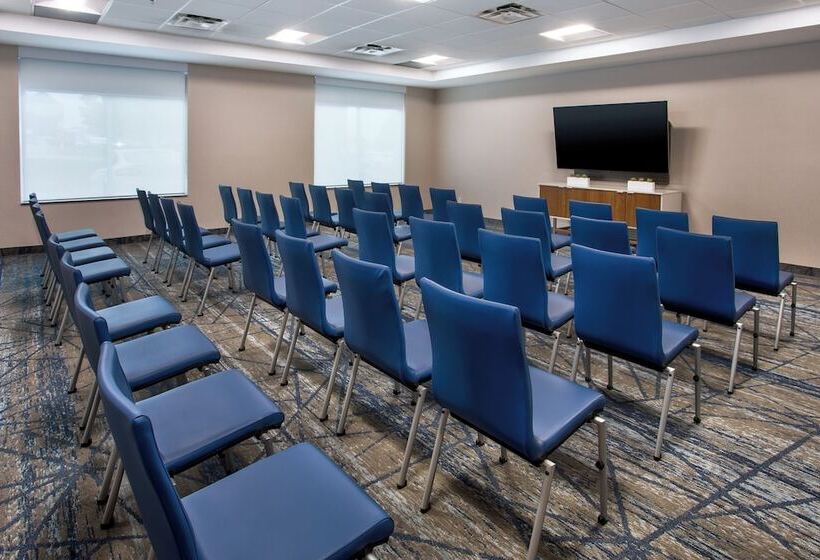 فندق Holiday Inn Express Kingston Central, An Ihg