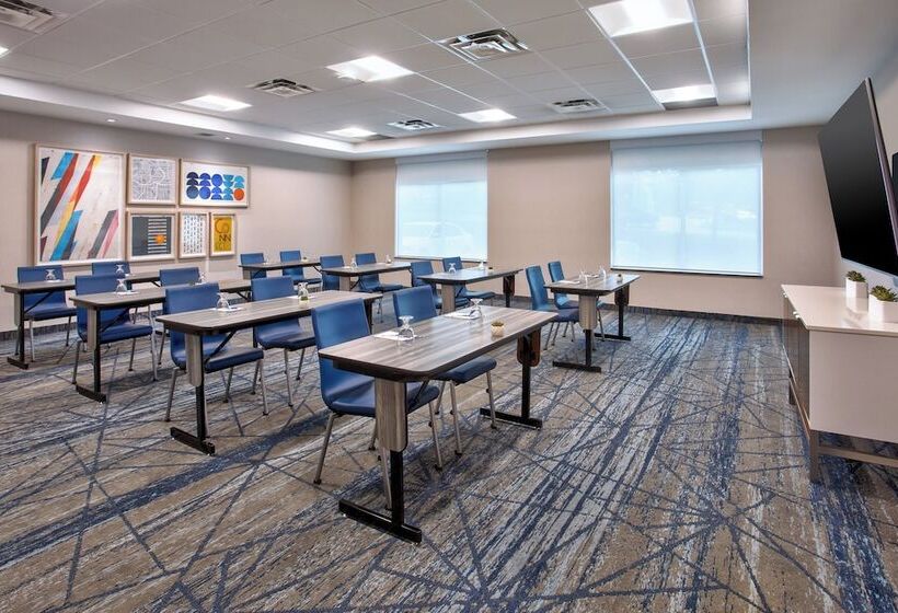 فندق Holiday Inn Express Kingston Central, An Ihg