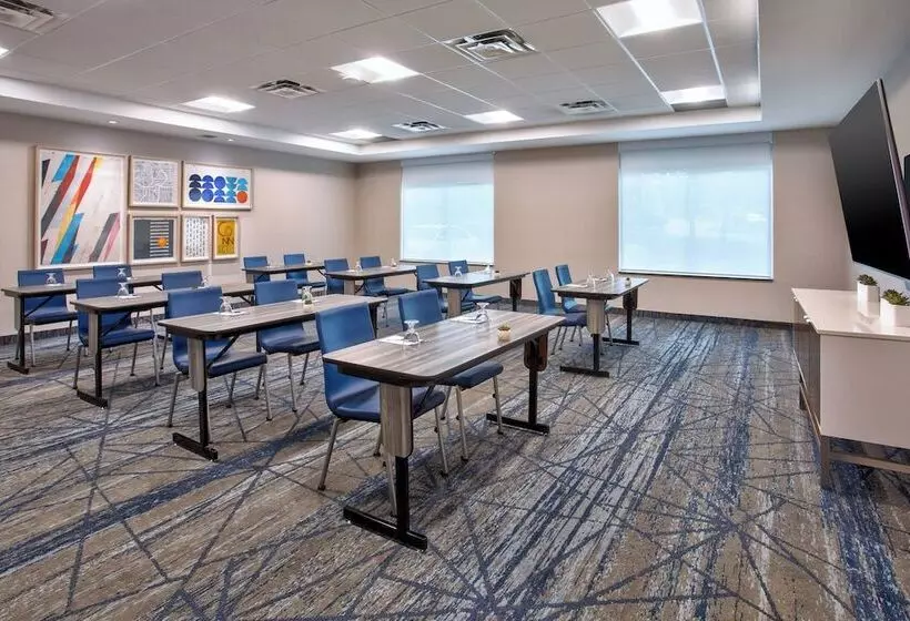 Hôtel Holiday Inn Express Kingston Central, An Ihg