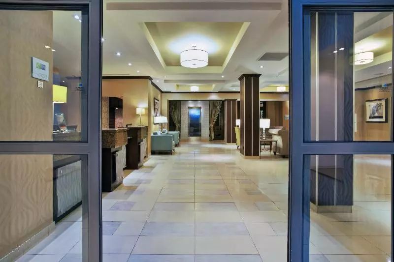 Hôtel Holiday Inn Express Kingston Central, An Ihg